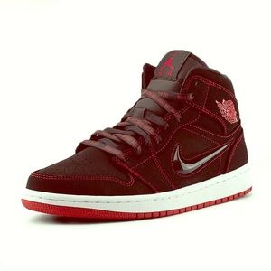 Hi I’m new here and I’m selling air Jordan 1
